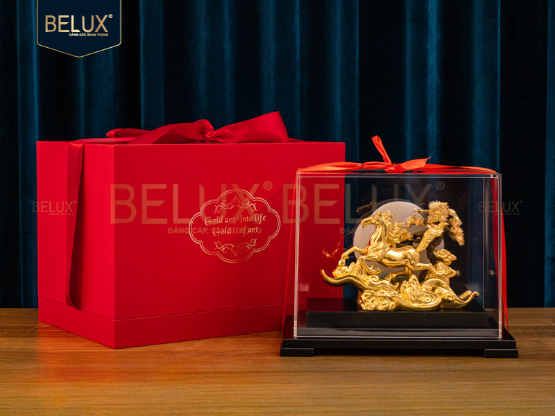 Tượng Ngựa Phong Vân Dát Vàng 24k – Bản Hào Ca Của Sự Thành Công Và Thịnh Vượng